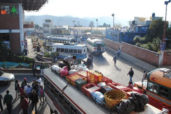 Pocas unidades prestan servicio en la terminal de buses de la cabecera de San Marcos.