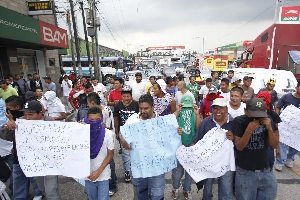 Usuarios exigen que se resuelva falta de agua.