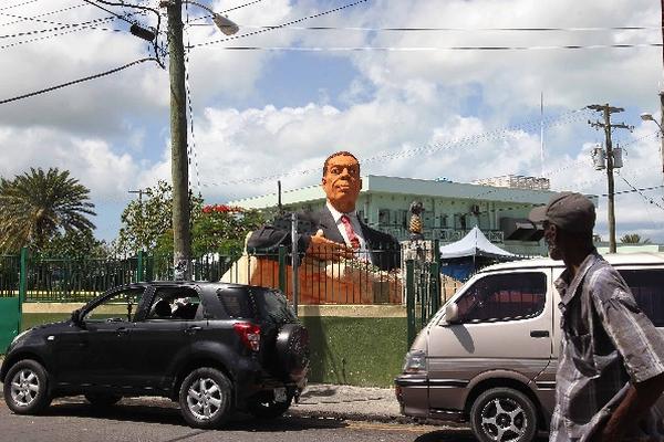 Estatua de Sir Vere Cornwall, héroe nacional de Antigua y Barbuda, quien fungió como primer ministro de 1960 a 1971. (Foto Prensa Libre: Francisco Sánchez)