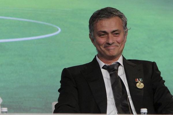 El técnico del Real Madrid, José Mourinho, expresó que para ser exitoso en el futbol se debe ser líder. (Foto Prensa Libre: EFE)