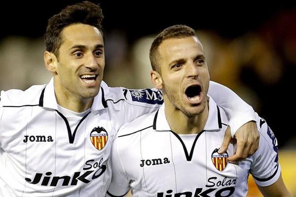 El Valencia se impuso 4-2 al Getafe, este viernes en juego de la fecha 17. (Foto Prensa Libre: EFE)