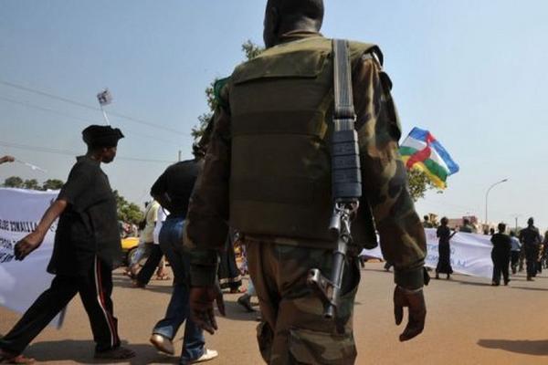La Comunidad Económica de Estados de África Central anunció la víspera el inicio "sin demora" de un "diálogo sin condiciones". (Foto Prensa Libre: AFP)