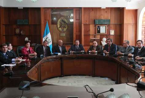 Magistrados de la Corte Suprema de Justicia, en conferencia de prensa. (Foto Prensa Libre: Estuardo Paredes)
