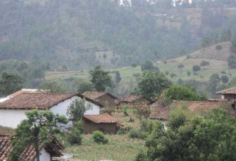 Panorámica de Santa María Chiquimula, Totonicapán, uno de los municipios donde la mayoría aún vive en casa  de adobe y teja.