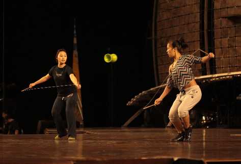 Artistas de Cirque Du soleil, durante el ensayo general, ayer, antes del estreno  esta noche de Dralion en el país. (Foto Prensa Libre: Áxel Vicente)