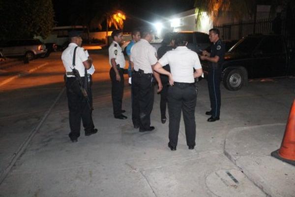 Dos elementos de las fuerzas de seguridad fueron capturados anoche en  Chiquimula.
