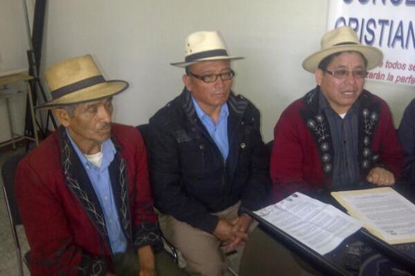 Autoridades ixiles señalan al TSE de provocar problemas a la población. (Foto Prensa Libre: Alex Rojas)