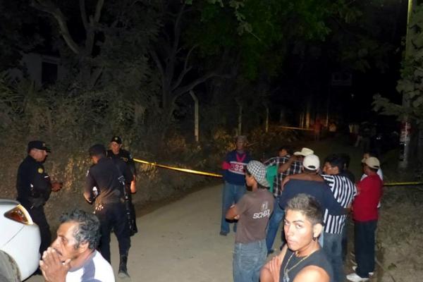 El cadáver de Porfirio Gatica fue hallado con heridas de machete en camino vechinal de Sanarate, El Progreso. (Foto Prensa Libre: Hugo Oliva)