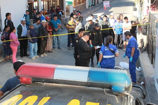 Autoridades, en la escena del crimen.