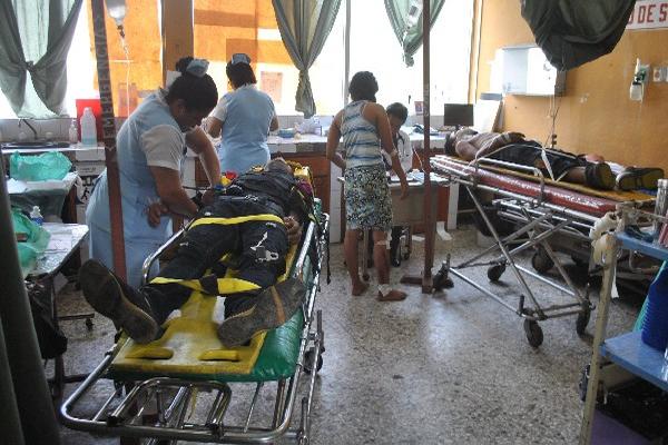 Un MENOR  muerto y 15 heridos dejó como saldo un accidente en la finca Helvetia, Nuevo Palmar, Quetzaltenango.