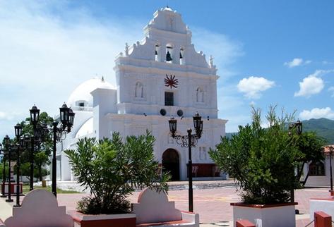 La construcción del templo católico de San Cristóbal Acasaguastlán fue terminada en 1654. (Foto Prensa Libre: Héctor Contreras)