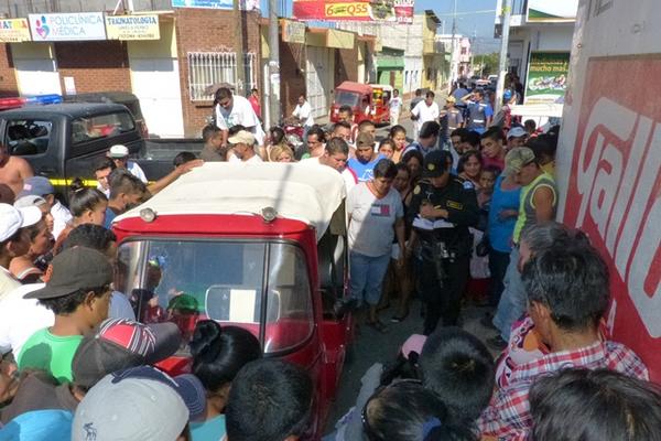 Oswaldo López, piloto de mototaxi, fue ultimado en marzo último, en Sanarate. (Foto Prensa Libre: Héctor Contreras)