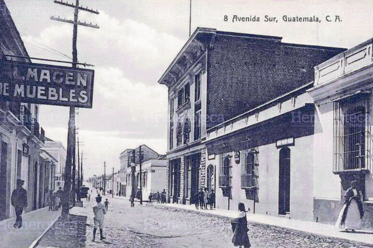 En el año 1945,la ciudad de Guatemala, ya cuenta con edifios modernos,  como el que se puede apreciar sobre la 8a avenida  sur. Fotot: Hemeroteca PL.
