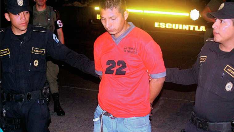 Saulo Jonathan Esquina González   fue capturado en Santa Lucía Cotzumalguapa, Escuintla, con una libra de marihuana. (Foto Prensa Libre: Melvin Sandoval)