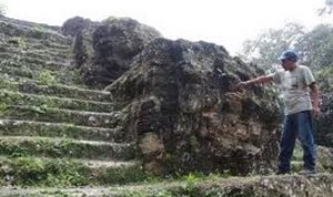 Mascarones en Uaxactún