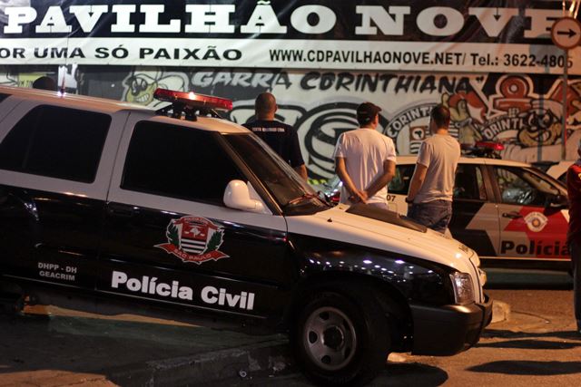 Policía investiga asesinato de ocho aficionados del club brasileño Corinthians.