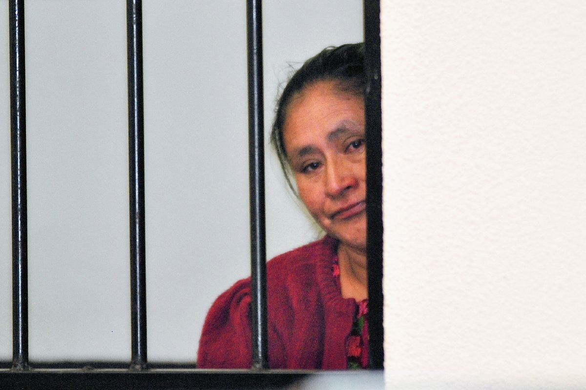 Cristina Dominga Oxlaj González fue  condenada a 25 años de prisión al haber sido hallada culpable de haber envenenado  a su pareja, en Quetzaltenango. (Foto Prensa Libre: Alejandra Martínez)