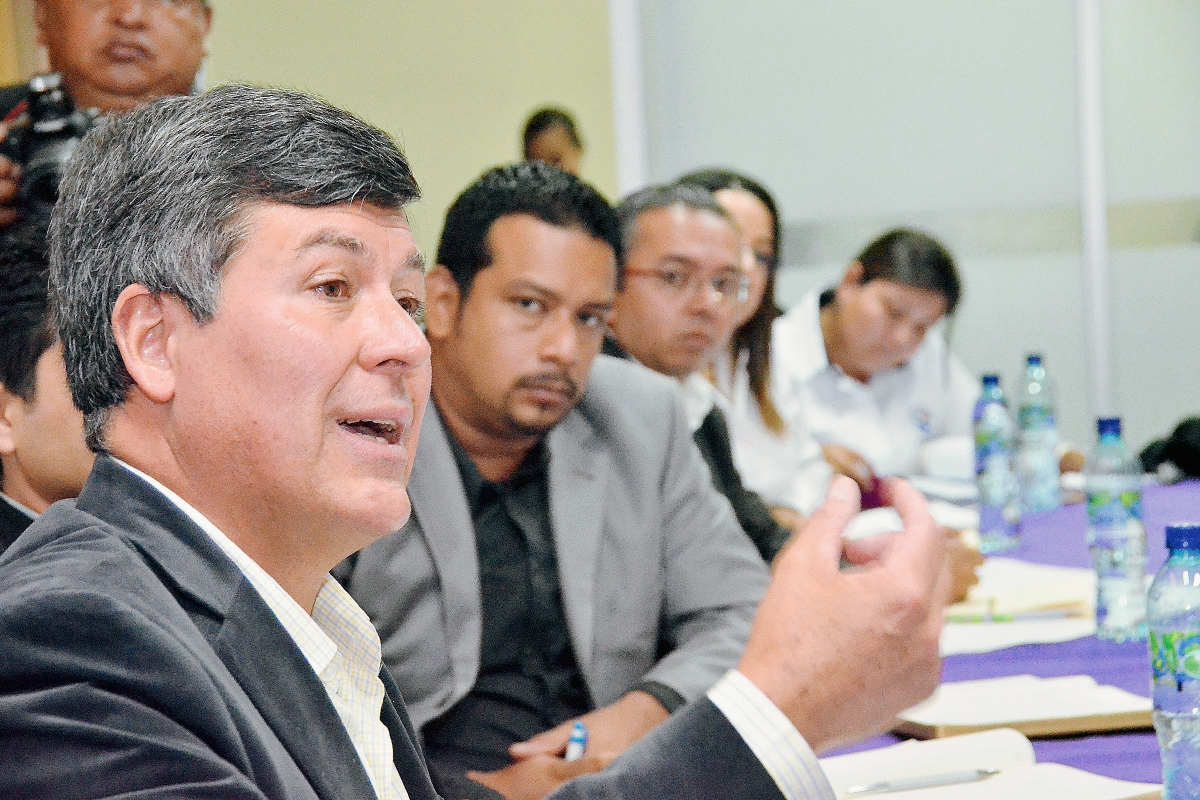 La Bancada Todos denunció que han recibido quejas sobre la mala utilización de los estados de calamidad por parte de la Portuaria Quetzal. (Foto Prensa Libre: José Castro).