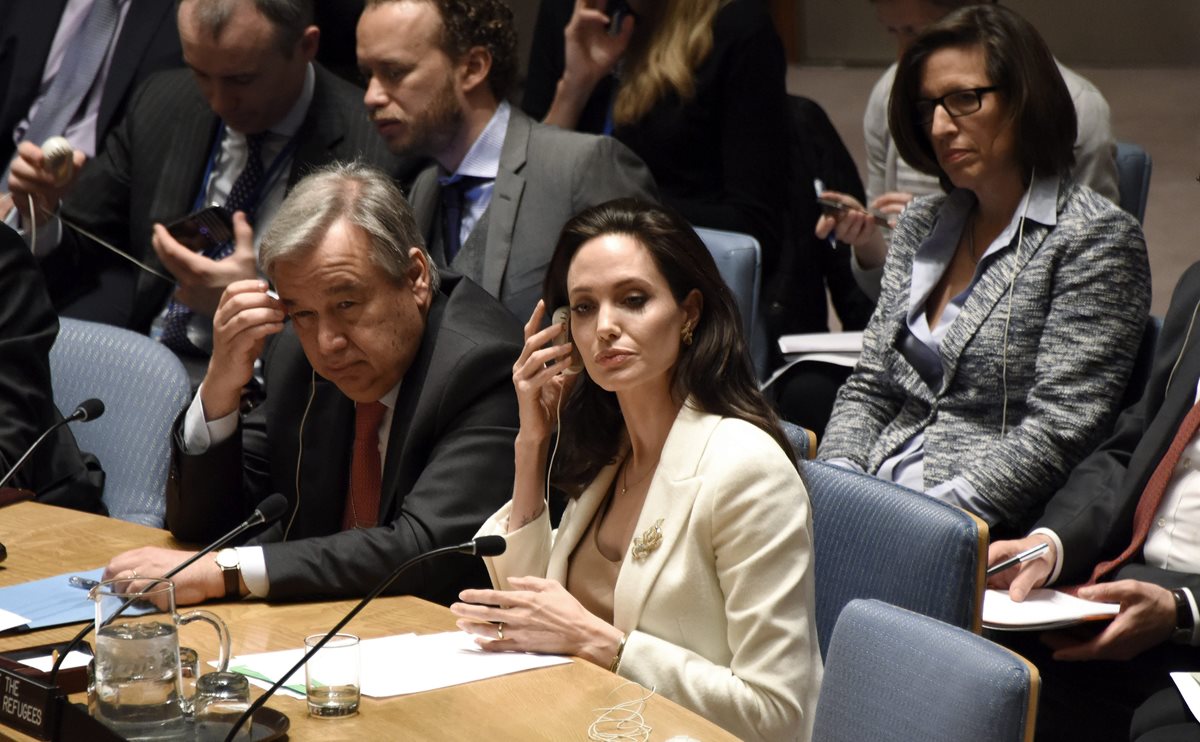 La actriz estadounidense Angelina Jolie participa en el Consejo de Seguridad de la ONU, que se reúne en Nueva York, EE. UU. (Foto Prensa Libre: EFE)