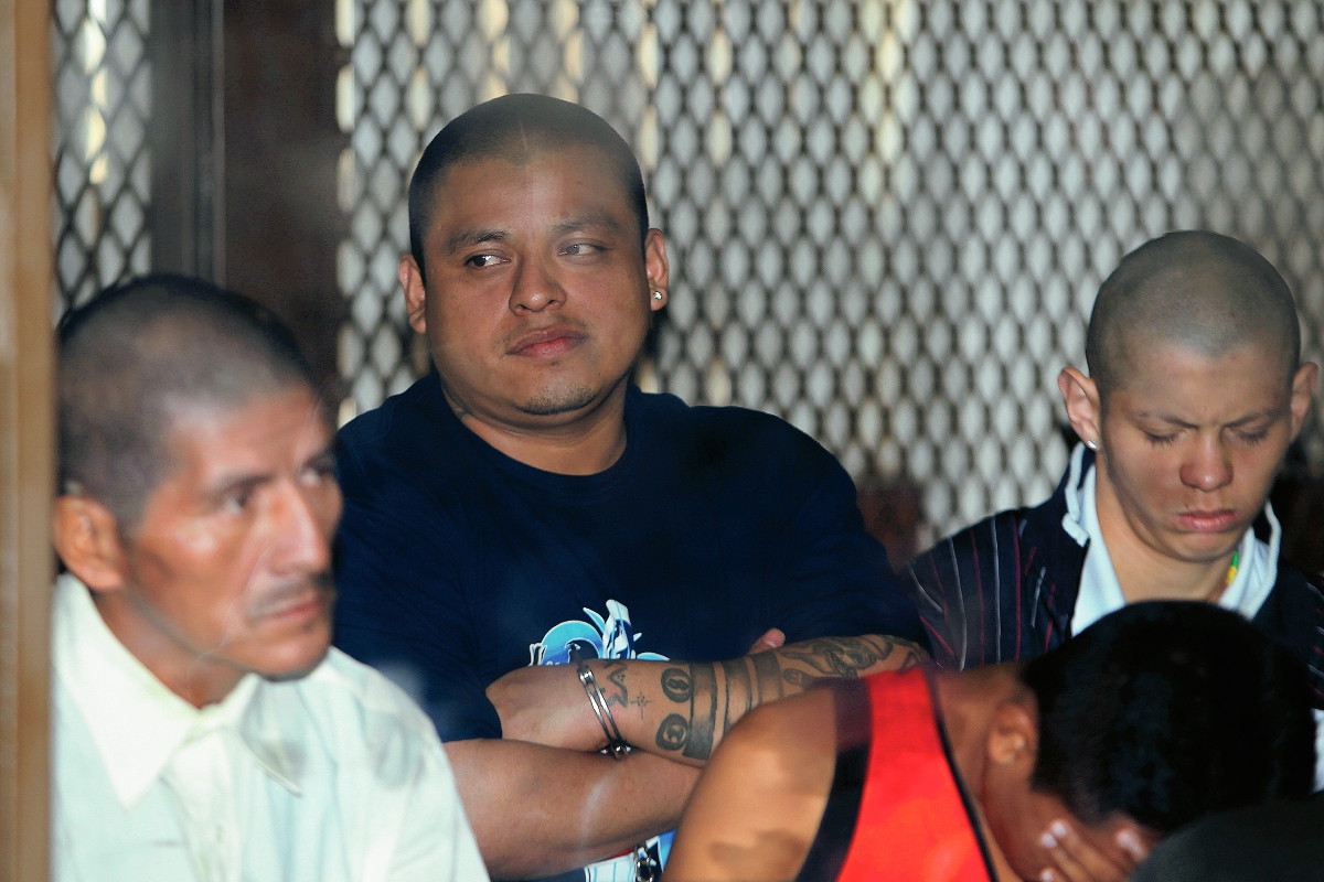 Los 12 supuestos pandilleros son señalados de integrar una red que operaba en distintos departamento, incluyendo Suchitepéquez. (Foto Prensa Libre: Erick Ávila)