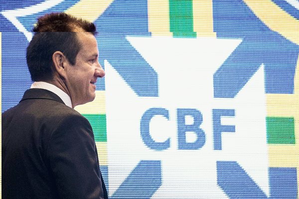 El técnico de la selección de Brasil, Dunga, colocó a Kaká en la lista de reservas para la Copa América. (Foto Prensa Libre: EFE).