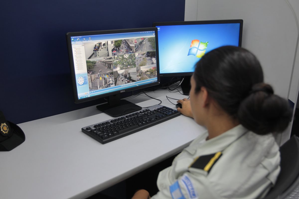 Grupos de guatemaltecos  fueron  convocados a través de las redes sociales para continuar con las protestas contra el Gobierno y la corrupción. (Foto Prensa Libre: Hemeroteca PL)