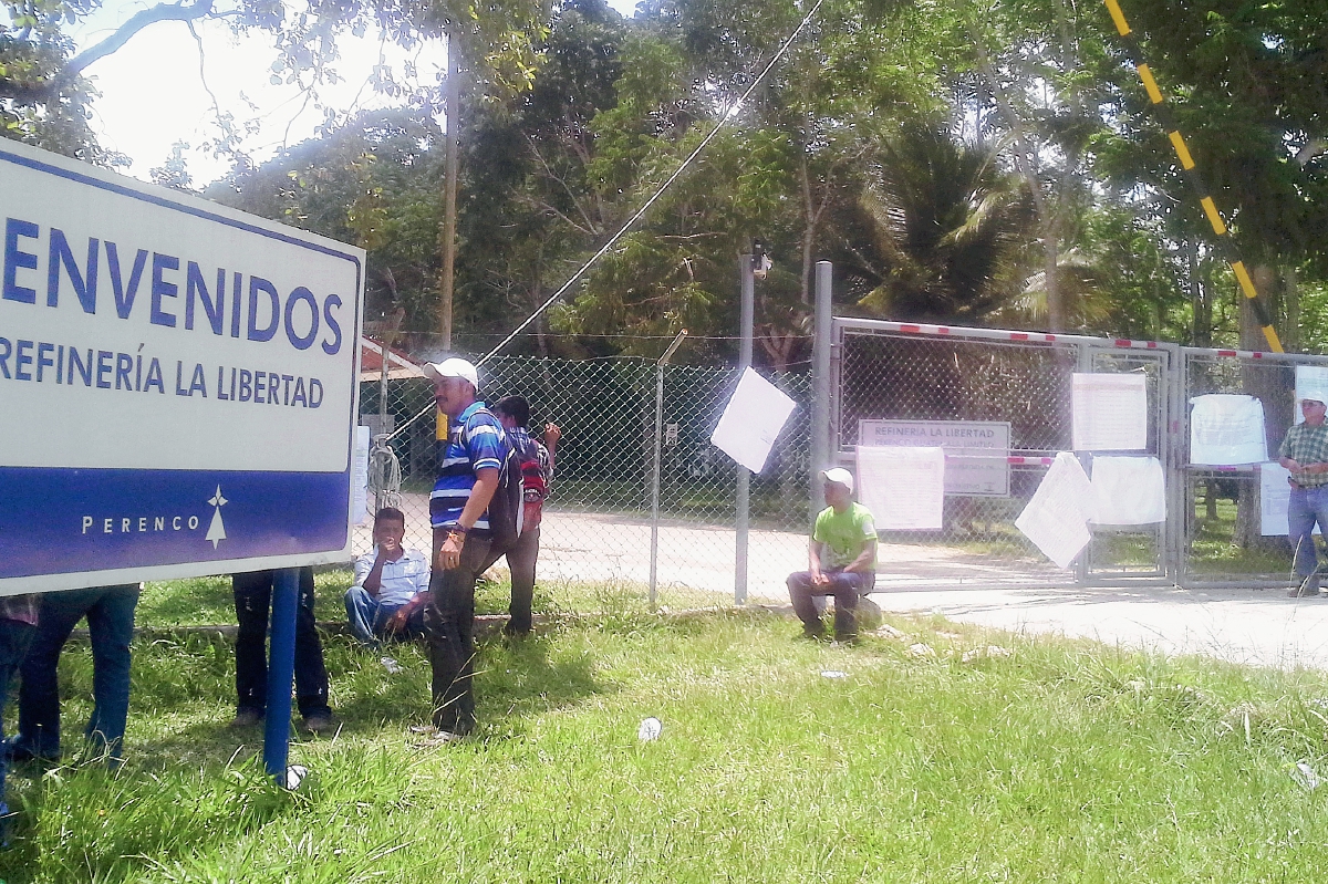 Instalaciones de Perenco, en La Libertad, Petén, donde campesinos bloquean el paso de vehículos. (Foto HemerotecaPL)