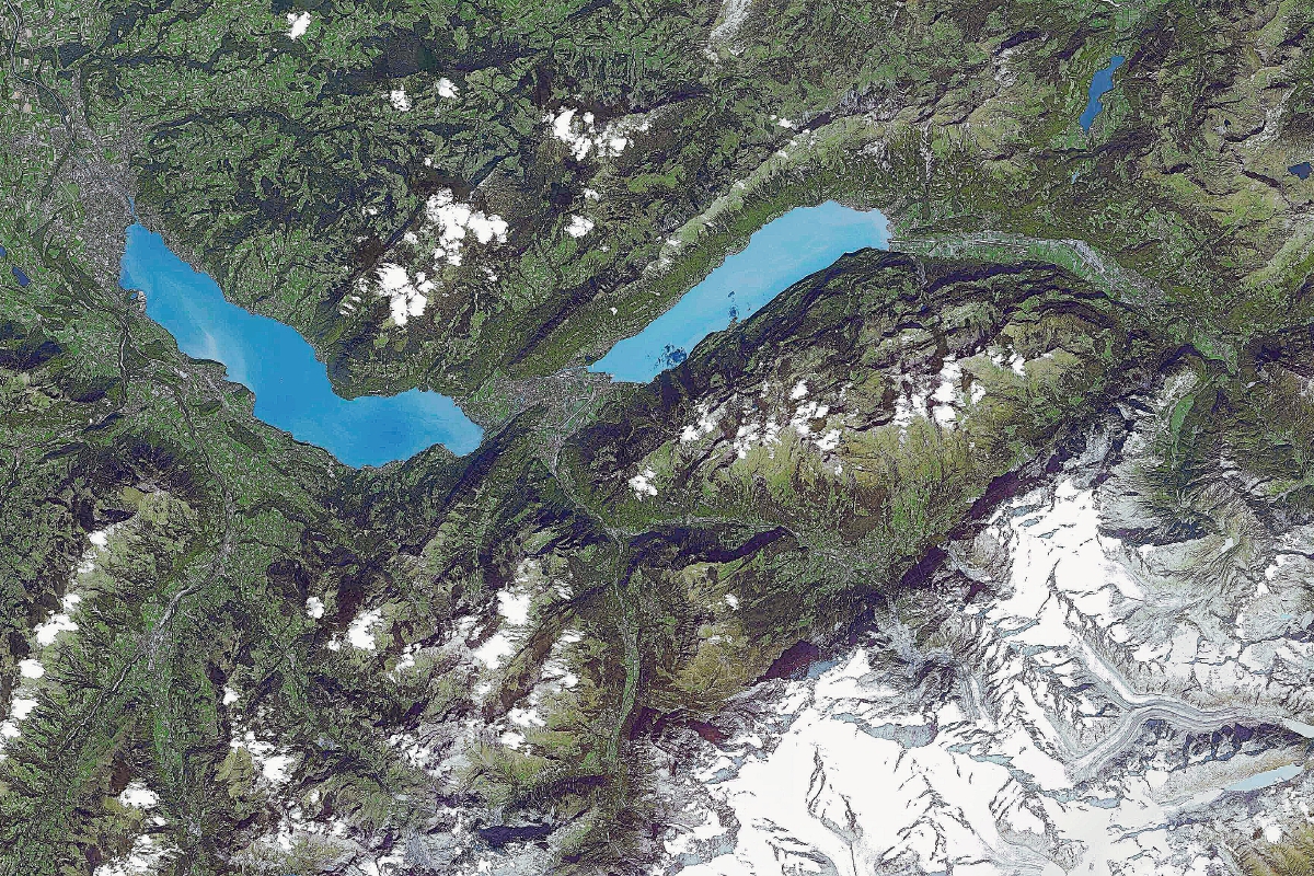 El retroceso de los glaciares se acelera rápidamente en distintas partes del mundo debido al calentamiento global. (Foto Prensa Libre:EFE).