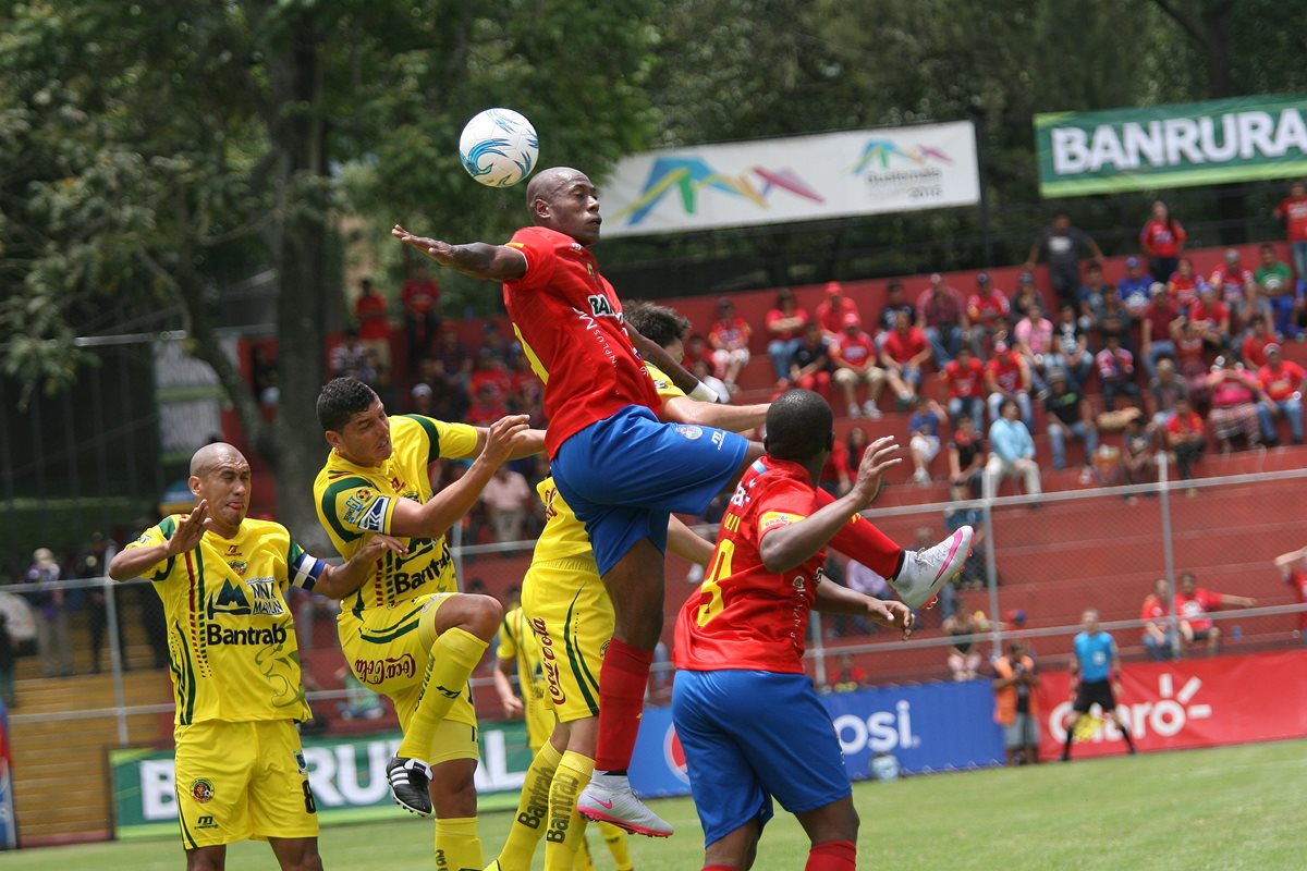 Municipal logró su primera victoria del torneo. (Foto Prensa Libre: Jesús Cuque)