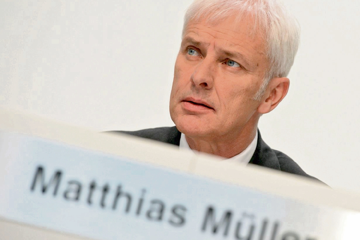 Muller de 62 años , y hasta ayer presidente de Porsche, dijo que asumirá el escándalo por el que atraviesa la compañía. (Foto Prensa Libre: EFE)