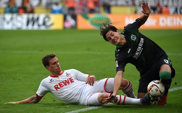 El Colonia perdió ante el Hanóver en la fecha 9 de la Bundesliga alemana. El duelo fue bastante parejo y apretado. (Fotos Prensa Libre: AFP)