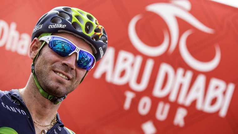 El ciclista español Alejandro Valverde del Movistar durante su reciente participación en elTour de Abu Dabi. (Foto Prensa Libre: EFE)