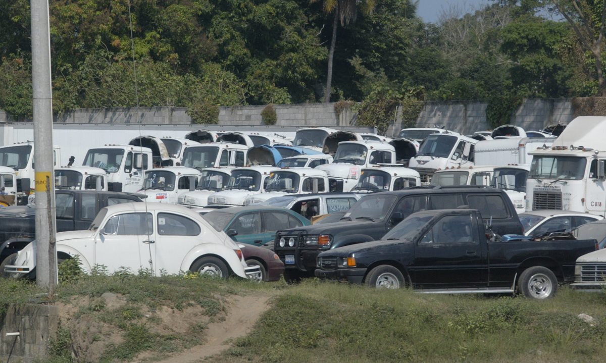 La ley reguladora del arrendamiento de parqueos define responsabilidades para los dueños de los negocios. (Foto Prensa Libre: Hemeroteca PL)