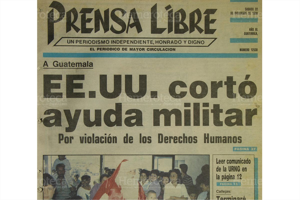 Portada de Prensa Libre del 22/12/1990 informando sobre la supensión de ayuda de EE. UU. a Guatemala ( Foto: Hemeroteca PL)