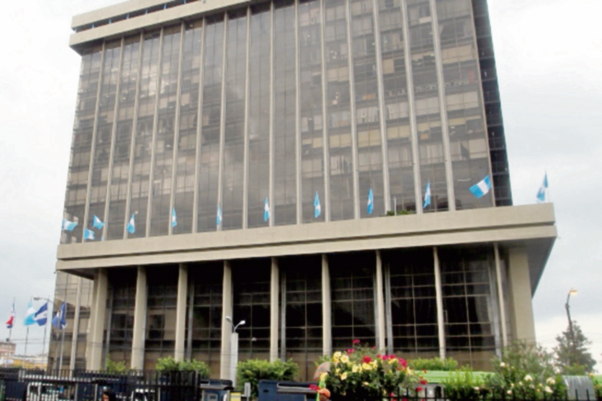El Ministerio de Finanzas es el encargado de trasladar los fondos. (Foto Prensa Libre: Paulo Raquec)