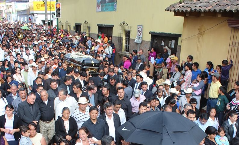 Honras fúnebres del diputado Amildo de Jesús Morales, en Jalapa. (Foto Prensa Libre: Hemeroteca PL)