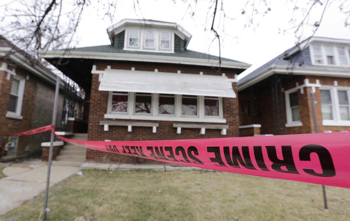 Esta es la vivienda de Chicago en donde fueron localizadas las víctimas. (Foto Prensa Libre: AP).