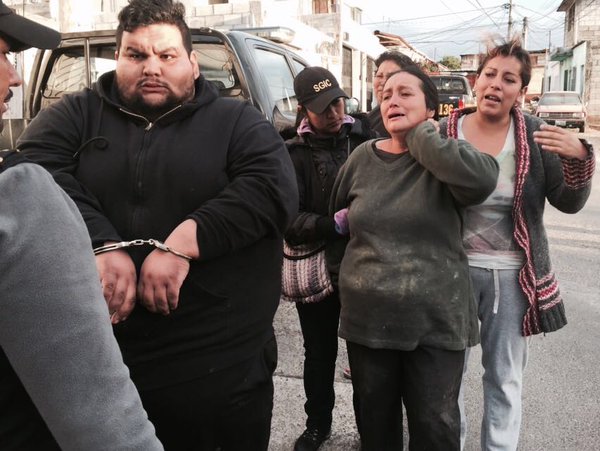 Cuatro personas han sido detenidas por presuntamente pertecer a una estructura criminal. (Foto Prensa Libre: PNC)