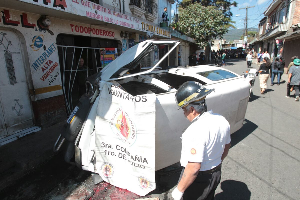 Piloto de microbus fue atacado cuando llevaba pasajeros (Foto Prensa Libre: Érick Ávila)
