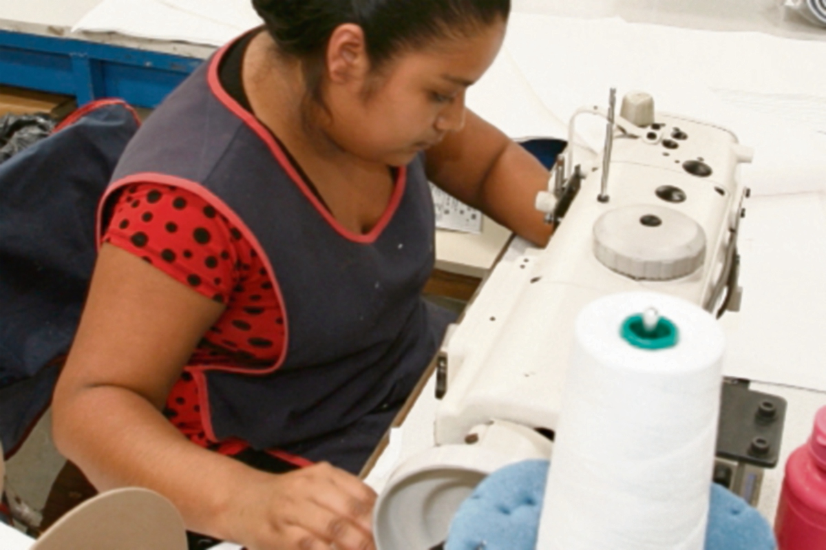 Iniciativa beneficiaría a sector de vestuario y textiles. (Foto Prensa Libre: Daniel Herrera)