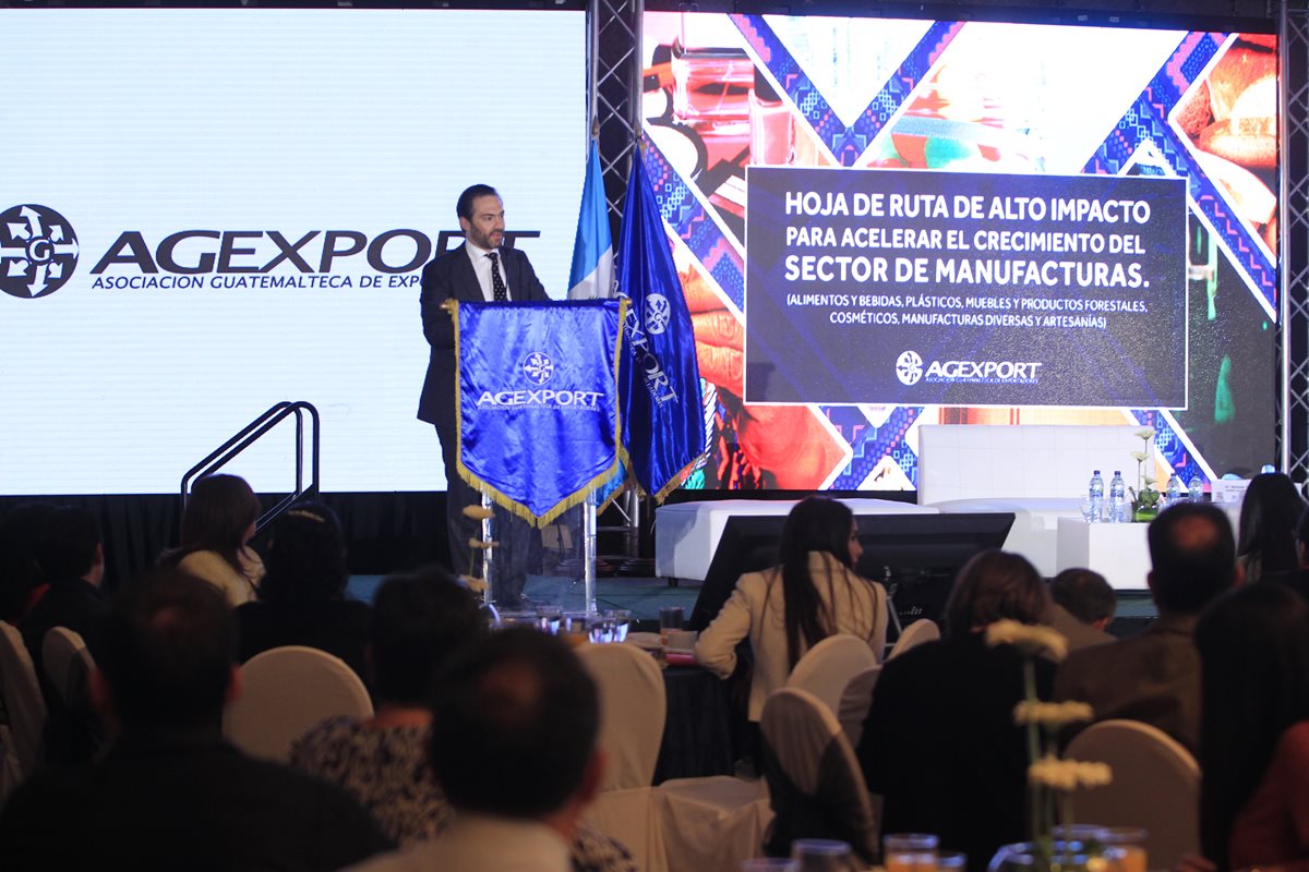 Agexport presentó su hoja de ruta para acelerar el desarrollo del sector manufacturero del país. (Foto Prensa Libre: Edwin Bercián)