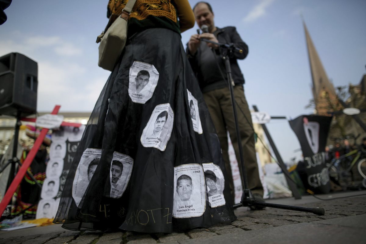 El 26 de septiembre del 2014, alumnos de la Escuela Normal Rural de Ayotzinapa fueron atacados a balazos en Iguala. (Foto Prensa Libre: EFE).