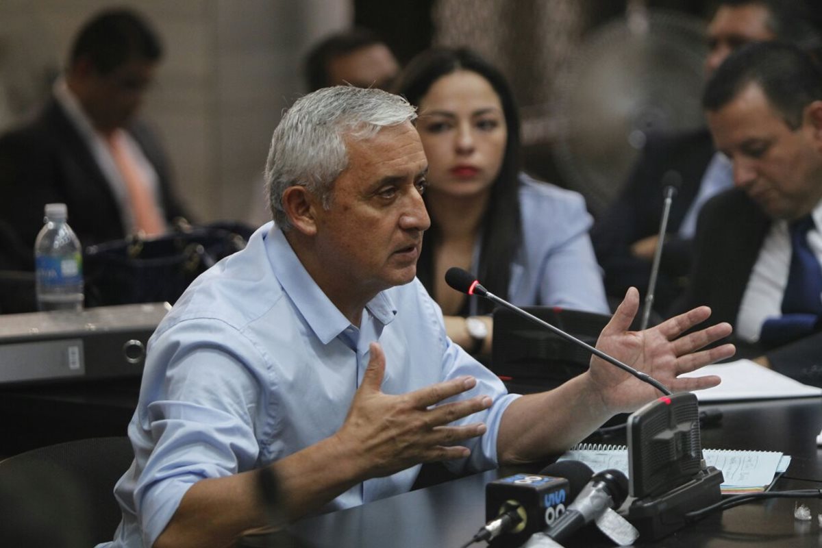 Otto Pérez Molina, expresidente de la República, se pronuncia ante el juez Miguel Angel Gálvez en la audiencia de primera declaración por el caso de usufructo para TCQ. 