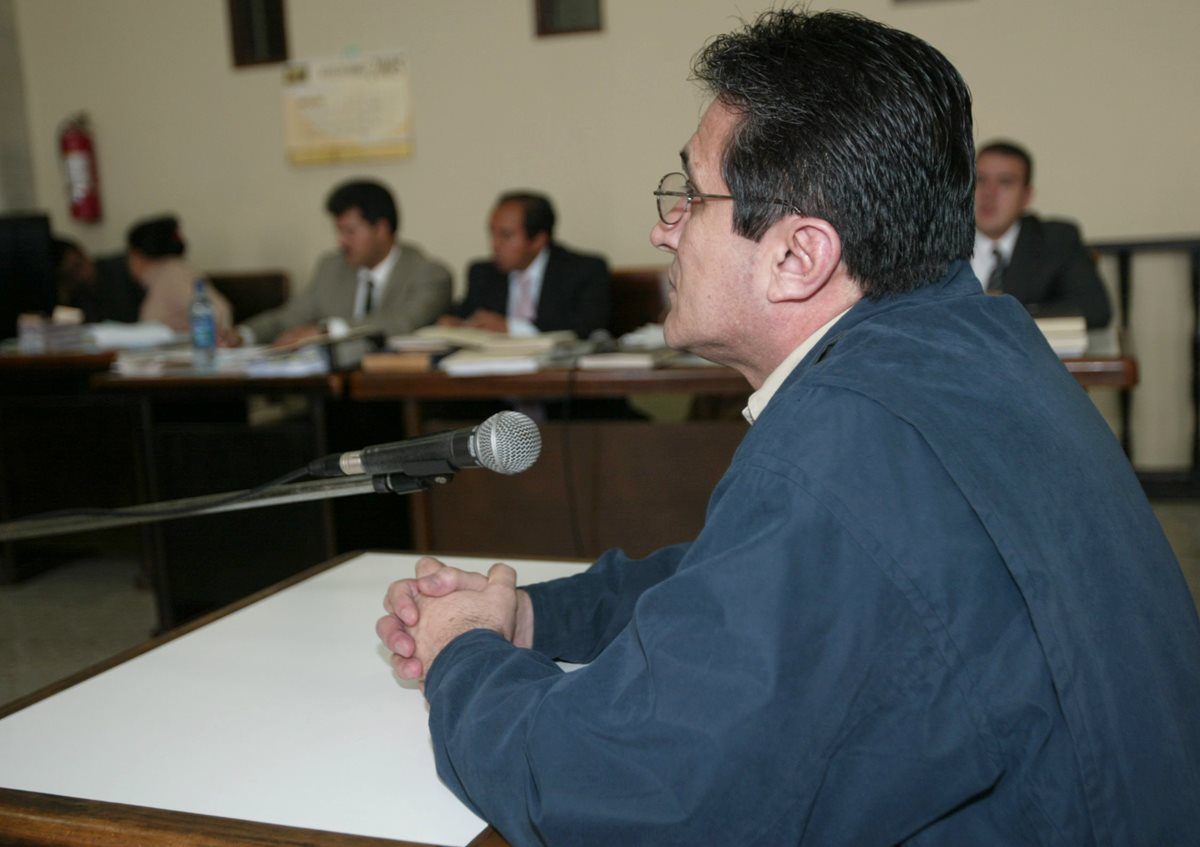 Byron Barrientos, en una audiencia por desvío de fondos, en 2005. (Foto: Hemerotera PL)