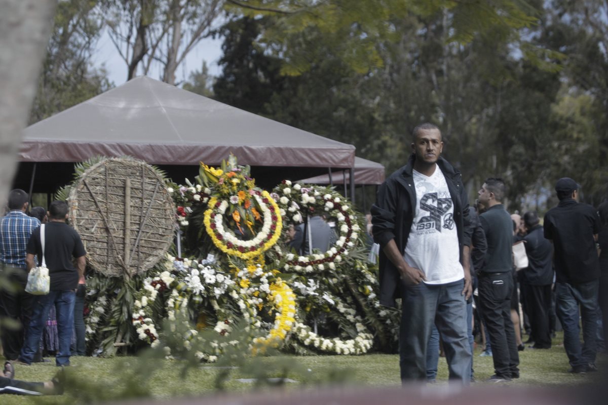 Sepelio del Capitán Byron Lima, muerto a balazos el lunes pasado. (Foto Prensa Libre: Hemeroteca PL)