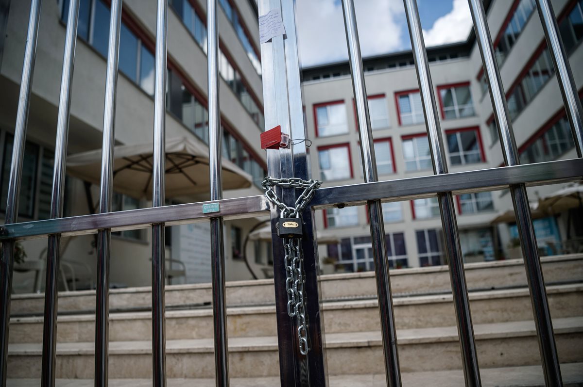 La universidad de Murat Hudagendigar, clausurada. Además de los medios de comunicación, varios centros de estudio han sido cerrados por decreto gubernamental. (Foto Prensa Libre: AFP).