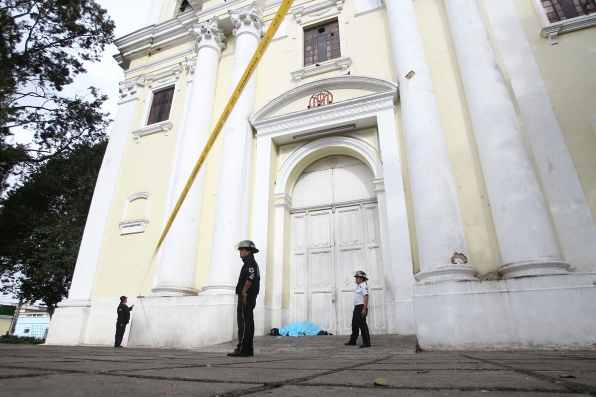Hombre habría muerto lapidado. 