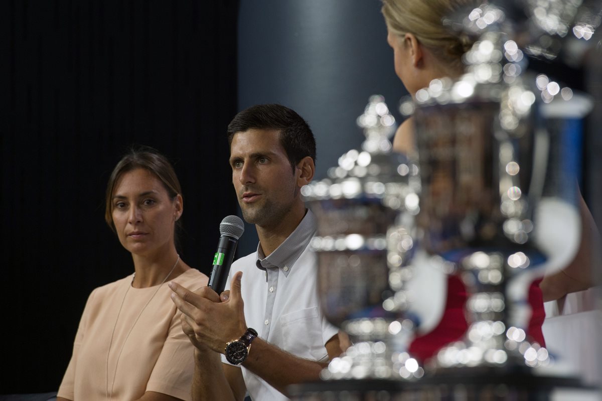 Novak Djokovic (derecha) no tuvo una buena participación en Río 2016. (Foto Prensa Libre: AP)
