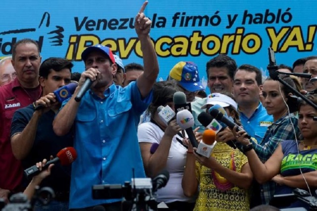 La oposición venezolana buscará aumentar la presión por un referendo revocatorio contra Maduro. (Foto Prensa Libre: AFP)