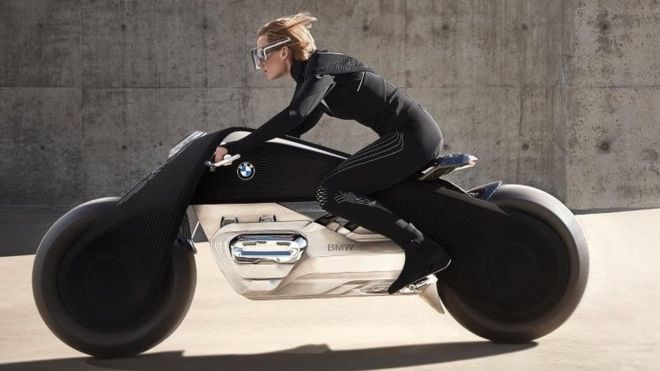 La firma automotriz alemana BMW acaba de presentar su moto del futuro en Estados Unidos, con motivo de su centenario. (BMW).